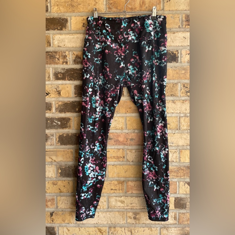 5 for $25🔥AVIA Floral Black Athletic Leggings Large (12-14)